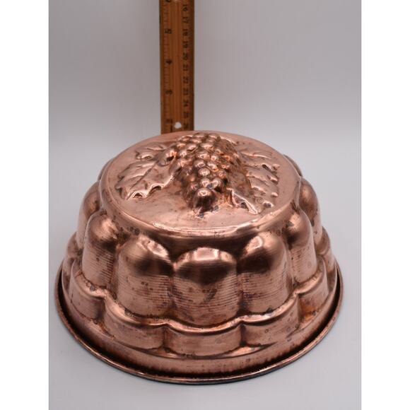 Vintage Copper Kitchen Mold Stamped "Made In Italy" Vineyard Grapes Mid Century - Picture 6 of 7